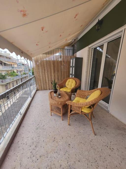 Apartamento Under The Hill Atenas Exterior foto