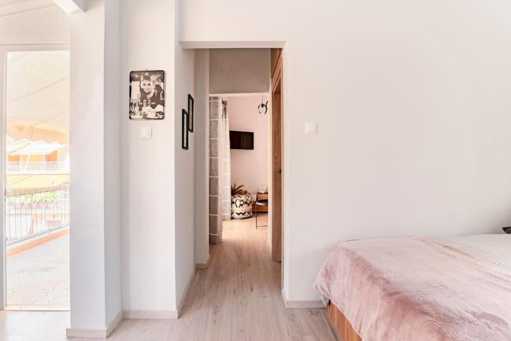 Apartamento Under The Hill Atenas Exterior foto