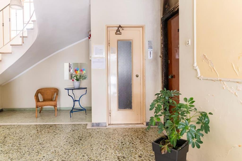 Apartamento Under The Hill Atenas Exterior foto